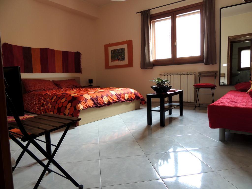 B&B Il Rosso E Il Nero Цафферана-Этнея Экстерьер фото